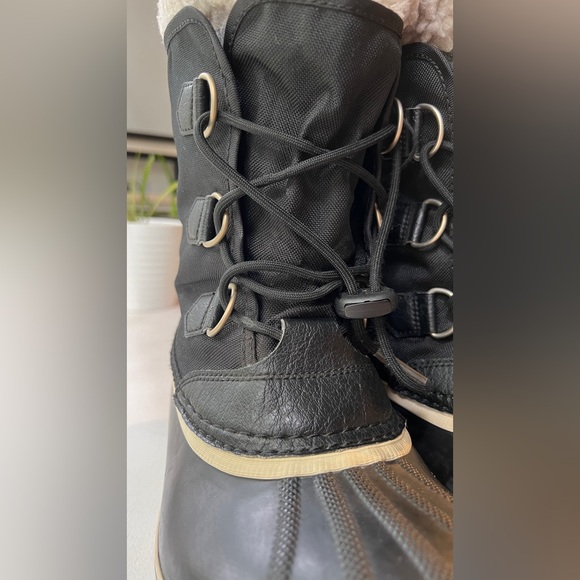 Sorel Snow Boots / Winter Boots; Unisex  Size 6 in Excellent Condition - Picture 3 of 14